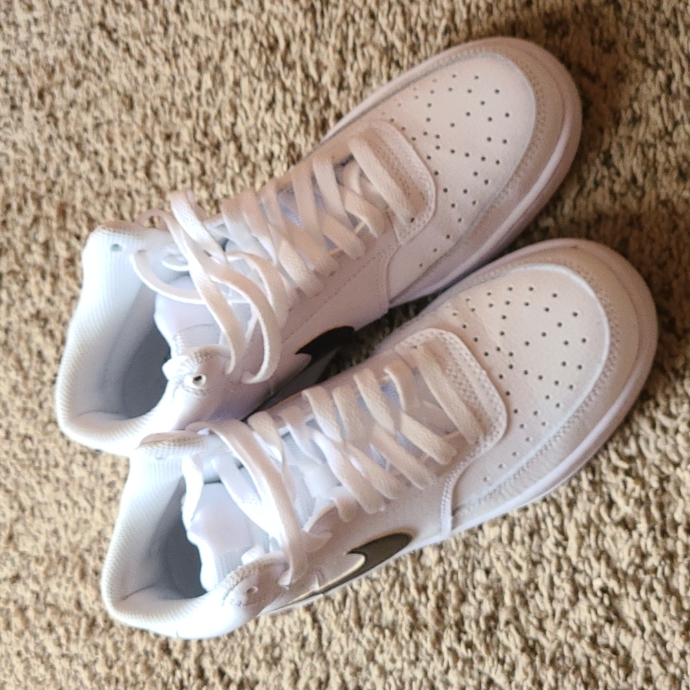 nike white and black shoes